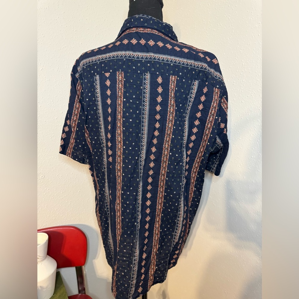 *2/$22* Vatpave button down - Picture 5 of 6